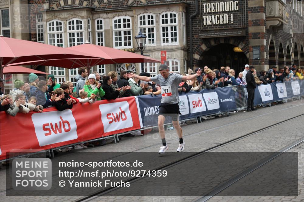 05.10.2025 - 20. swb-Marathon Bremen Yannick Fuchs http://msf.ph/oto/9274359 05.10.2025 12:28:59 Ziel 717, 1113, 1948, 2159, 2292 meine-sportfotos.de