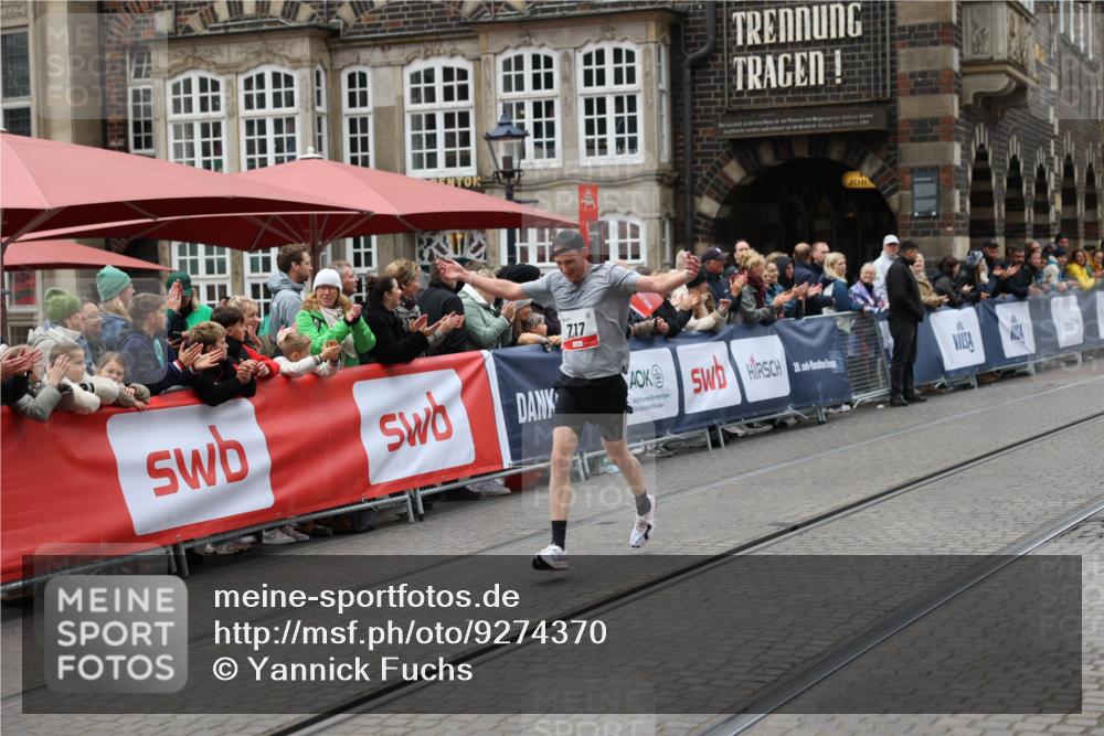 05.10.2025 - 20. swb-Marathon Bremen Yannick Fuchs http://msf.ph/oto/9274370 05.10.2025 12:28:59 Ziel 717, 1113, 1948, 2159, 2292 meine-sportfotos.de