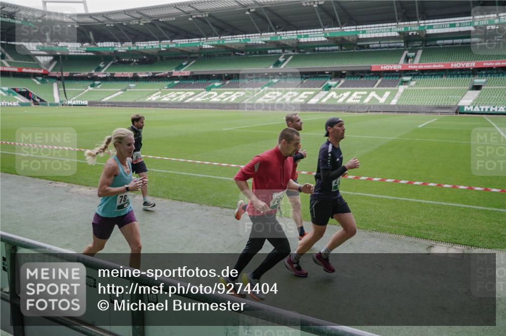 05.10.2025 - 20. swb-Marathon Bremen Michael Burmester http://msf.ph/oto/9274404 05.10.2025 12:50:09 Laufen im Stadion 150, 187, 217, 270, 287, 424, 511, 679, 736, 845, 906, 939, 1025, 1359, 1388, 1707, 1876, 1904, 2356, 2721, 3228, 3259, 3353, 3738, 3885, 3960, 4006, 4318, 4367, 4438, 4870, 4938, 5118, 5184, 5389, 5564, 5873, 5894, 6214, 6216, 6281, 6717, 6805, 7647, 7826, 7963, 7987, 8401, 8536, 8873, 8907, 9118, 1257, 1535, 1609, 1727, 2044, 2594, 2988, 3124, 3544, 3960, 6431, 6619, 6877, 8216 meine-sportfotos.de