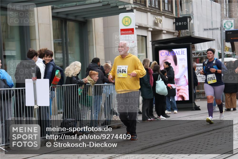 05.10.2025 - 20. swb-Marathon Bremen Strokosch-Dieckow http://msf.ph/oto/9274409 05.10.2025 11:12:31 Ziel 9203, 10041, 10186, 10190, 11118, 11252, 11285, 9203, 10041, 10186, 10190, 11118, 11252, 11285 meine-sportfotos.de