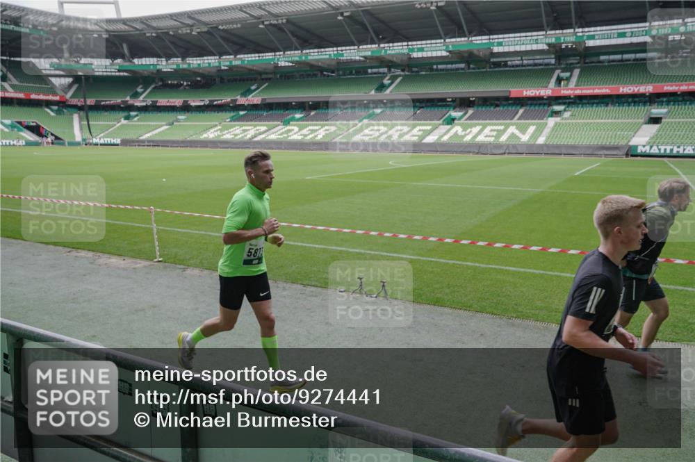 05.10.2025 - 20. swb-Marathon Bremen Michael Burmester http://msf.ph/oto/9274441 05.10.2025 12:50:11 Laufen im Stadion 150, 217, 270, 287, 424, 511, 679, 736, 845, 906, 939, 1025, 1359, 1388, 1707, 1876, 1904, 2381, 2721, 3228, 3259, 3353, 3738, 3885, 4006, 4318, 4367, 4438, 4870, 4938, 5118, 5184, 5389, 5418, 5564, 5873, 5894, 6214, 6216, 6281, 6717, 6805, 7647, 7826, 7963, 7987, 8401, 8536, 8873, 8907, 9118, 150, 187, 270, 1257, 1535, 1609, 1727, 1876, 2044, 2356, 3124, 3544, 3738, 3960, 6431, 6619, 6877, 8216 meine-sportfotos.de