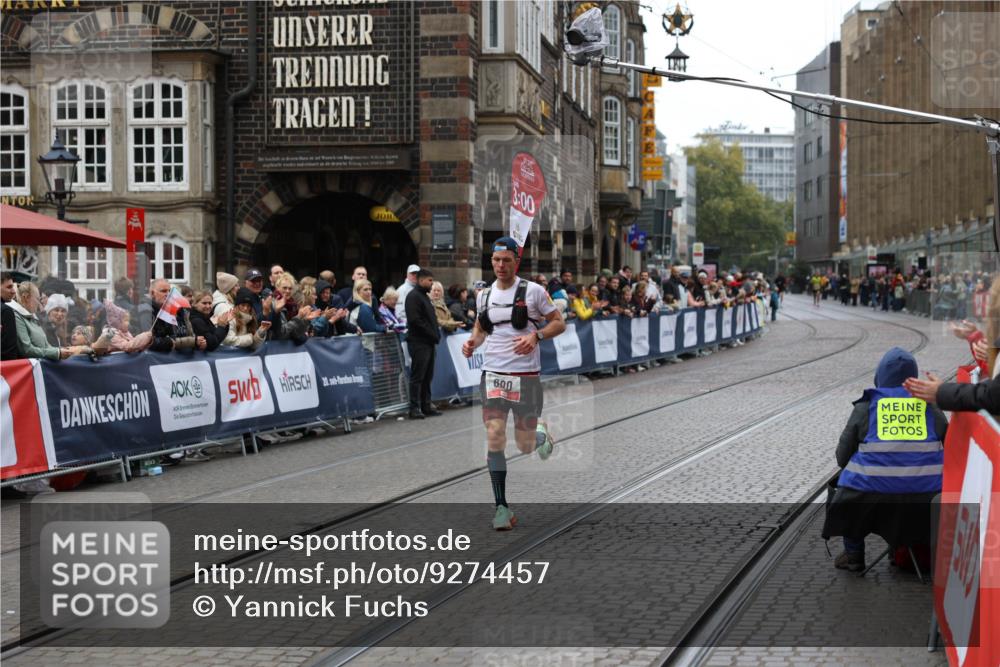 05.10.2025 - 20. swb-Marathon Bremen Yannick Fuchs http://msf.ph/oto/9274457 05.10.2025 12:29:01 Ziel 600, 717, 1113, 1948, 2159, 2292 meine-sportfotos.de