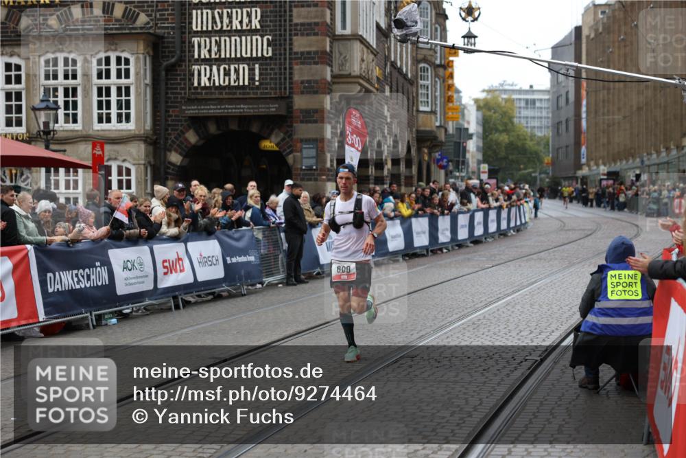 05.10.2025 - 20. swb-Marathon Bremen Yannick Fuchs http://msf.ph/oto/9274464 05.10.2025 12:29:01 Ziel 600, 717, 1113, 1948, 2159, 2292 meine-sportfotos.de