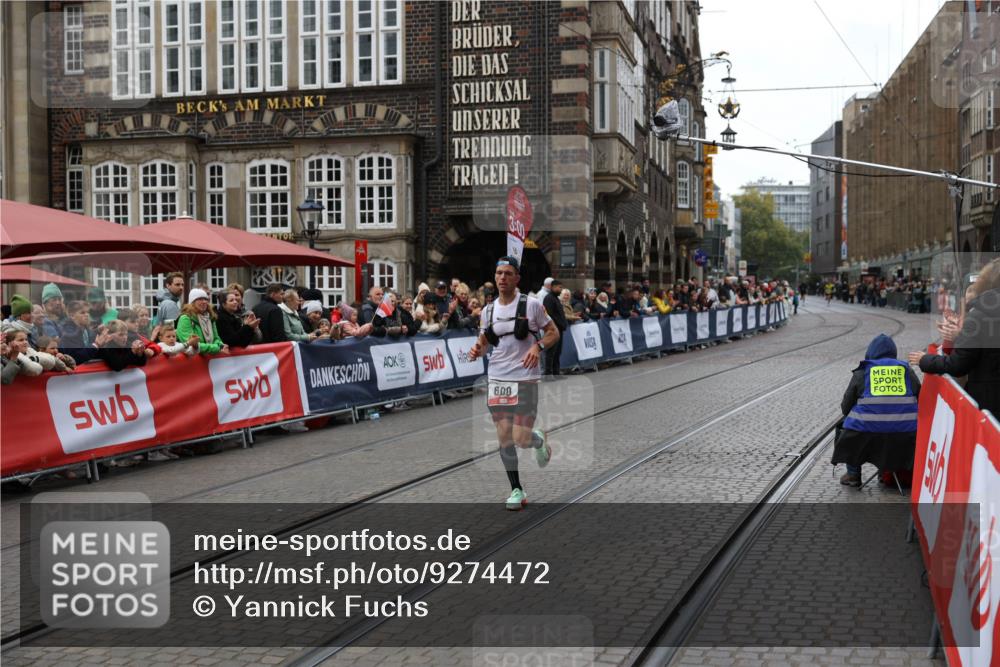 05.10.2025 - 20. swb-Marathon Bremen Yannick Fuchs http://msf.ph/oto/9274472 05.10.2025 12:29:01 Ziel 600, 717, 1113, 1948, 2159, 2292 meine-sportfotos.de