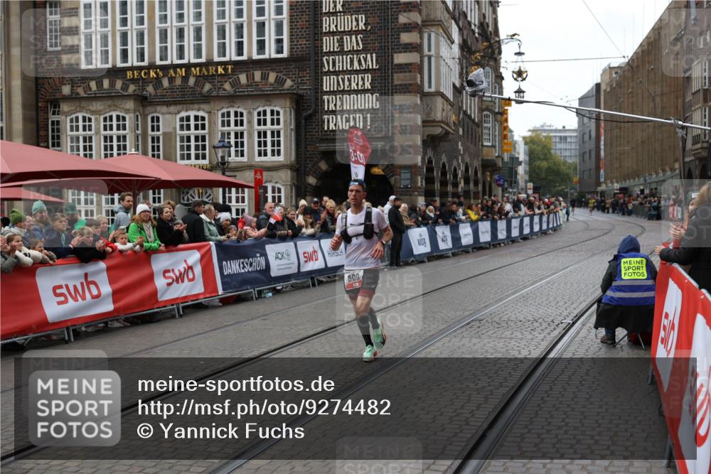 05.10.2025 - 20. swb-Marathon Bremen Yannick Fuchs http://msf.ph/oto/9274482 05.10.2025 12:29:01 Ziel 600, 717, 1113, 1948, 2159, 2292 meine-sportfotos.de