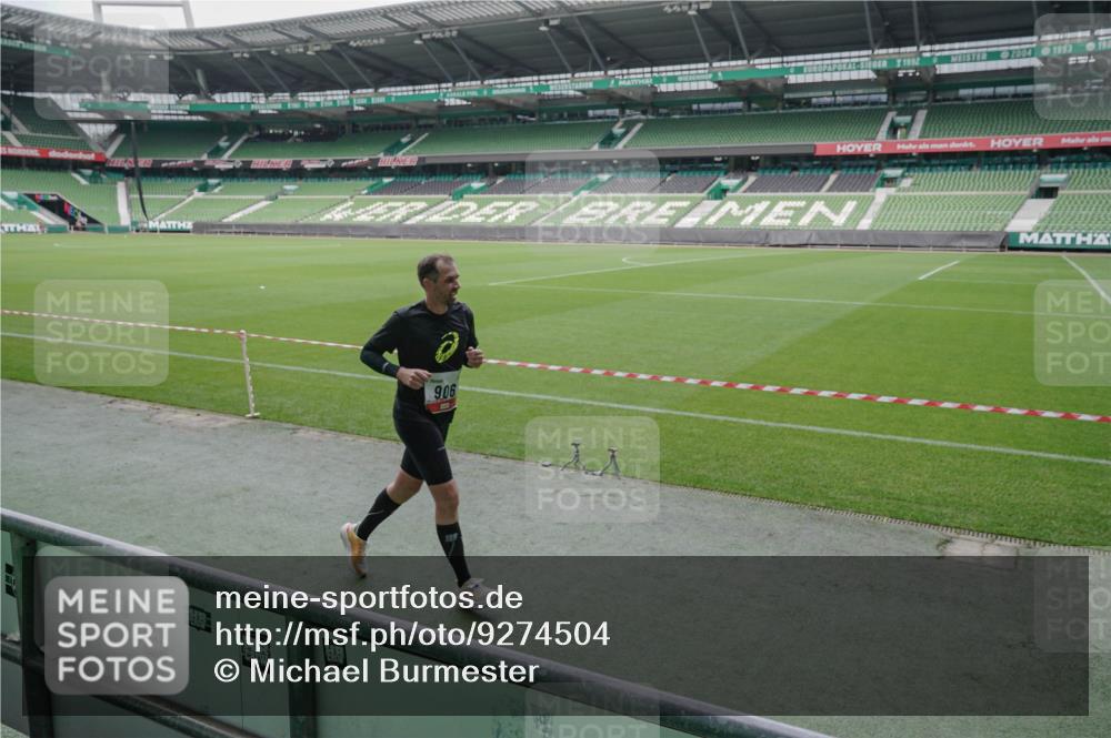 05.10.2025 - 20. swb-Marathon Bremen Michael Burmester http://msf.ph/oto/9274504 05.10.2025 12:50:17 Laufen im Stadion 217, 287, 424, 511, 679, 736, 845, 906, 939, 1025, 1033, 1044, 1359, 1388, 1707, 2381, 2721, 3228, 3259, 3291, 3353, 3885, 4006, 4318, 4366, 4367, 4438, 4870, 4938, 5118, 5184, 5389, 5418, 5564, 5873, 5894, 6214, 6216, 6281, 6681, 6717, 6805, 7493, 7647, 7826, 7963, 7987, 8401, 8536, 8873, 8907, 9118, 150, 187, 270, 1257, 1535, 1609, 1727, 1876, 1904, 2044, 2356, 3124, 3544, 3738, 3960, 6431, 6619, 6877, 8216 meine-sportfotos.de