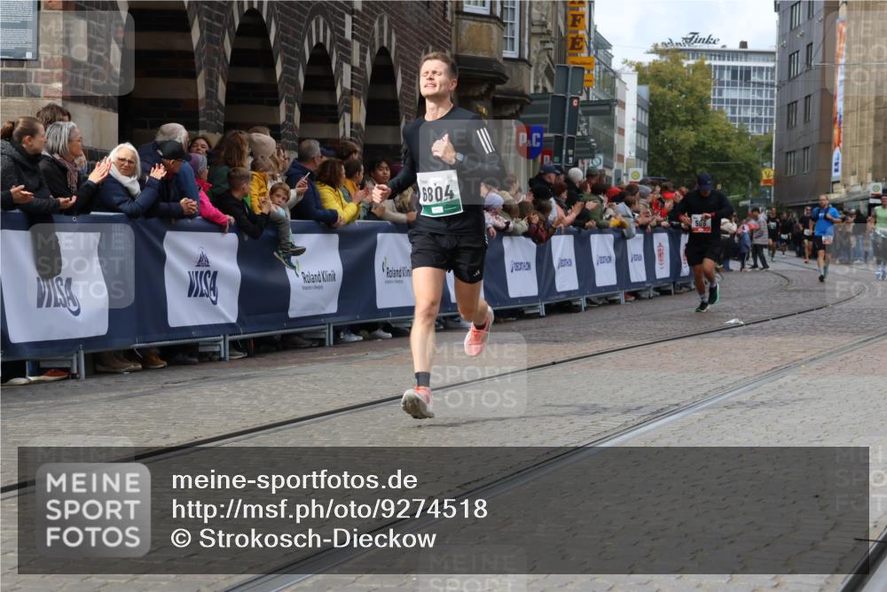 05.10.2025 - 20. swb-Marathon Bremen Strokosch-Dieckow http://msf.ph/oto/9274518 05.10.2025 13:03:46 Ziel 506, 3061, 3084, 6804 meine-sportfotos.de