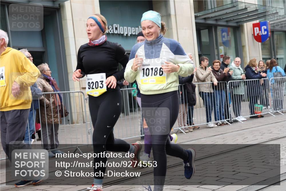 05.10.2025 - 20. swb-Marathon Bremen Strokosch-Dieckow http://msf.ph/oto/9274553 05.10.2025 11:12:36 Ziel 9203, 10041, 10186, 11118, 11170, 11252, 11494, 9203, 10041, 10186, 11118, 11170, 11252, 11494 meine-sportfotos.de