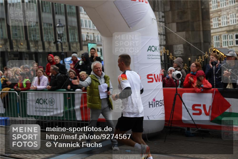 05.10.2025 - 20. swb-Marathon Bremen Yannick Fuchs http://msf.ph/oto/9274567 05.10.2025 12:30:53 Ziel 1437 meine-sportfotos.de