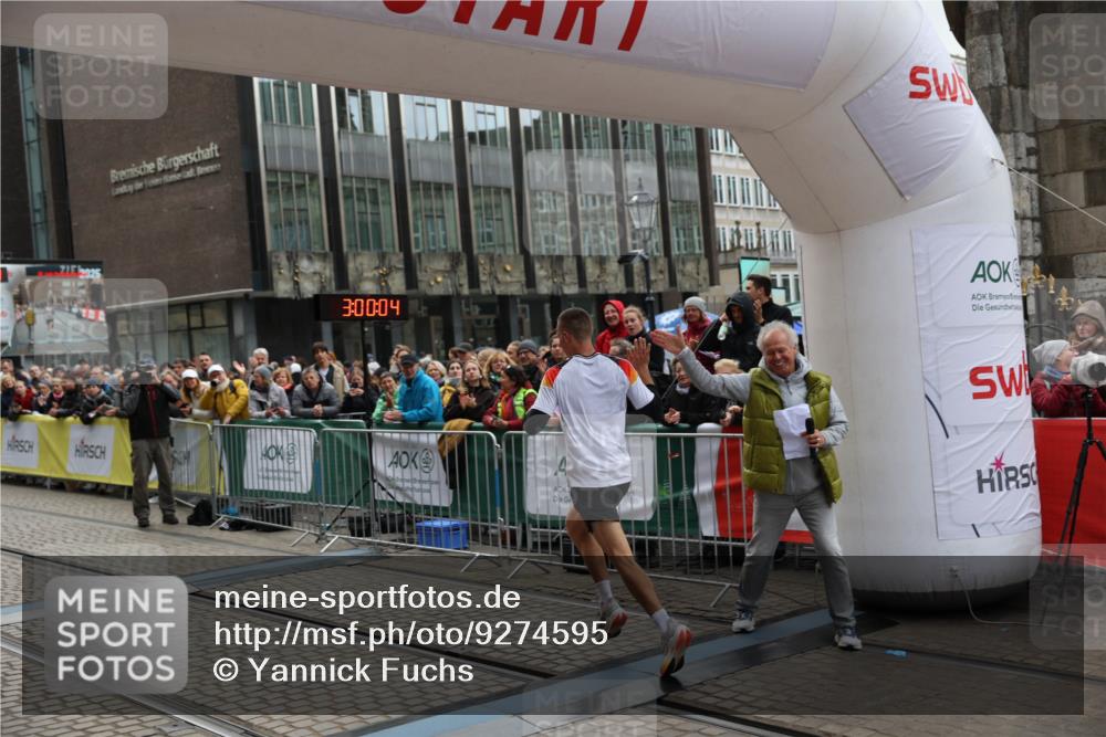 05.10.2025 - 20. swb-Marathon Bremen Yannick Fuchs http://msf.ph/oto/9274595 05.10.2025 12:30:54 Ziel 1437 meine-sportfotos.de