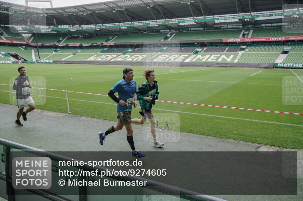 05.10.2025 - 20. swb-Marathon Bremen Michael Burmester http://msf.ph/oto/9274605 05.10.2025 12:50:26 Laufen im Stadion 122, 217, 287, 511, 679, 688, 736, 745, 845, 906, 939, 1025, 1033, 1044, 1166, 1359, 1388, 1450, 1707, 2381, 2721, 3228, 3259, 3291, 3353, 3885, 4006, 4318, 4366, 4367, 4870, 4938, 4962, 5118, 5184, 5389, 5418, 5564, 5873, 5894, 6214, 6216, 6252, 6281, 6681, 6717, 7493, 7826, 7963, 8401, 8536, 8873, 8907, 9118, 150, 187, 270, 424, 1609, 1876, 1904, 2356, 3544, 3738, 3960, 4438, 6431, 6805, 7647, 7987 meine-sportfotos.de