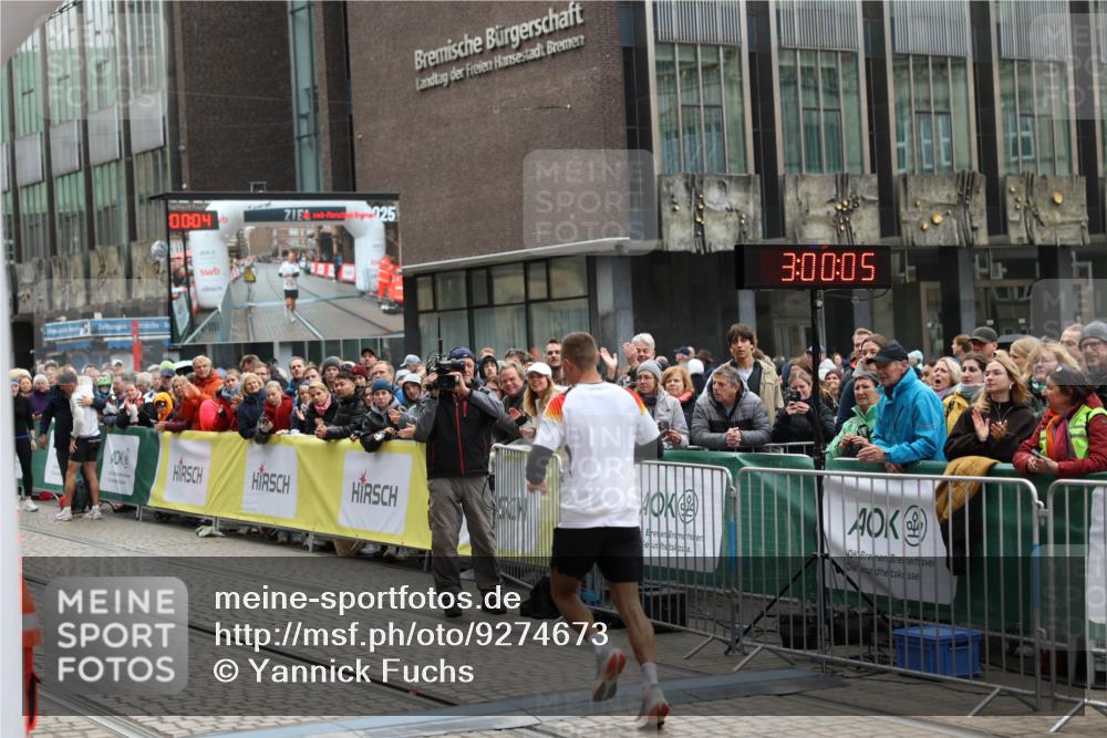 05.10.2025 - 20. swb-Marathon Bremen Yannick Fuchs http://msf.ph/oto/9274673 05.10.2025 12:30:55 Ziel 1437 meine-sportfotos.de