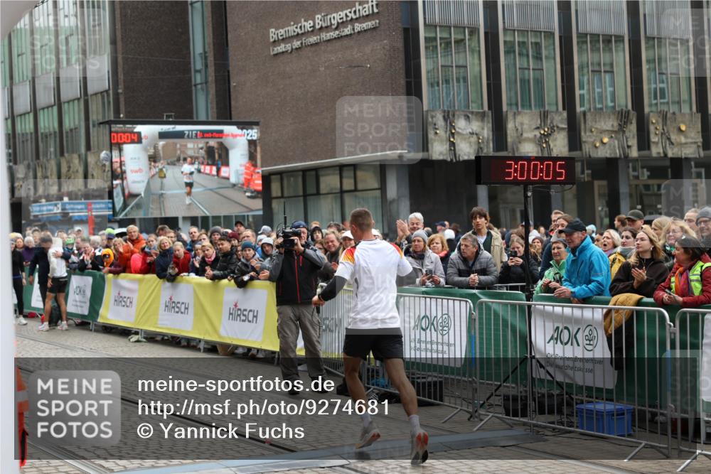 05.10.2025 - 20. swb-Marathon Bremen Yannick Fuchs http://msf.ph/oto/9274681 05.10.2025 12:30:55 Ziel 1437 meine-sportfotos.de