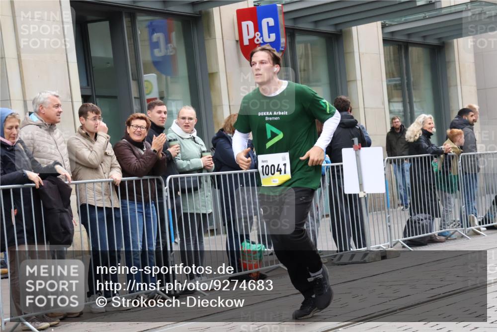 05.10.2025 - 20. swb-Marathon Bremen Strokosch-Dieckow http://msf.ph/oto/9274683 05.10.2025 11:12:42 Ziel 9203, 9891, 10041, 10186, 11118, 11170, 11252, 11332, 11494, 9203, 9891, 10041, 10186, 11118, 11170, 11252, 11332, 11494 meine-sportfotos.de