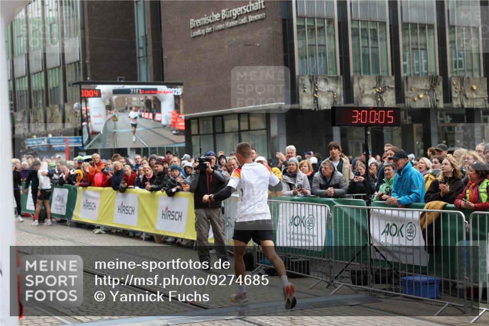 05.10.2025 - 20. swb-Marathon Bremen Yannick Fuchs http://msf.ph/oto/9274685 05.10.2025 12:30:55 Ziel 1437 meine-sportfotos.de