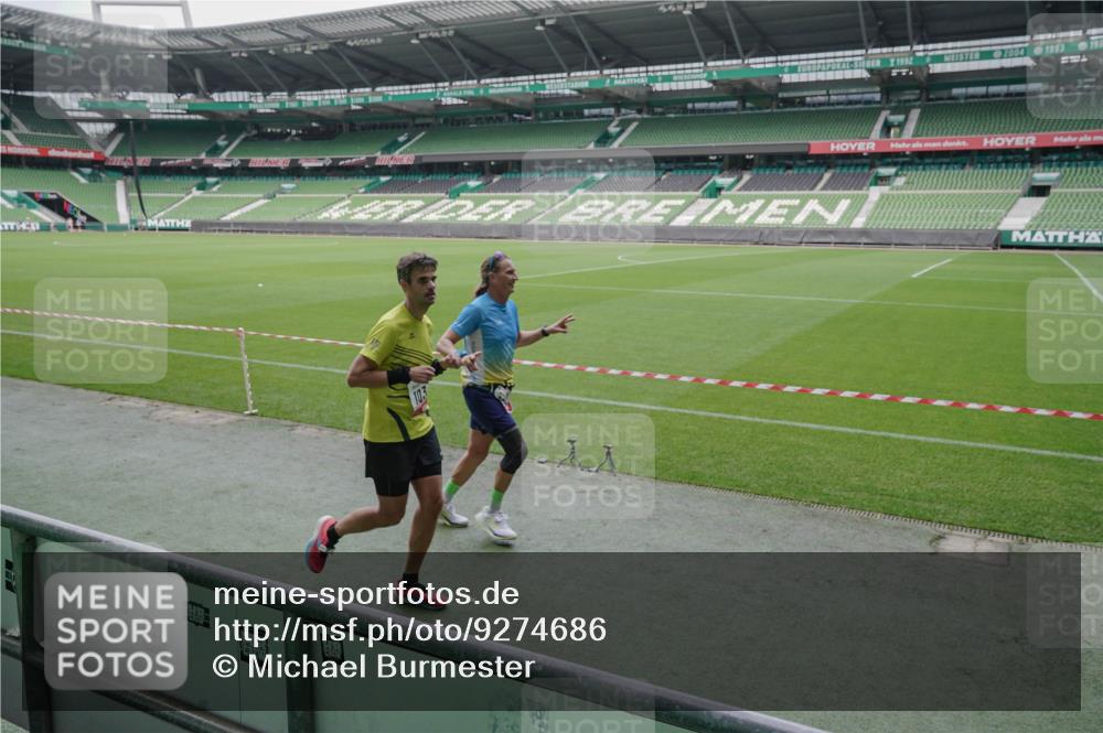 05.10.2025 - 20. swb-Marathon Bremen Michael Burmester http://msf.ph/oto/9274686 05.10.2025 12:50:34 Laufen im Stadion 122, 217, 287, 511, 679, 688, 736, 745, 845, 906, 939, 1025, 1033, 1044, 1166, 1359, 1388, 1450, 1707, 2059, 2381, 2721, 3228, 3259, 3291, 3353, 4006, 4318, 4366, 4367, 4938, 4962, 5118, 5184, 5389, 5418, 5564, 5873, 6214, 6216, 6252, 6281, 6681, 6717, 7493, 7826, 7963, 8401, 8536, 8873, 8907, 8995, 9118, 424, 3885, 4006, 4438, 4870, 5894, 6805, 7647, 7987, 8401, 8536, 9118 meine-sportfotos.de