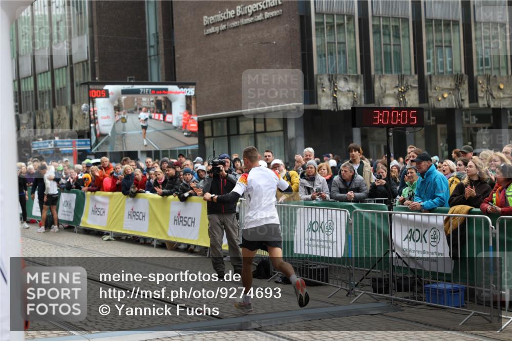 05.10.2025 - 20. swb-Marathon Bremen Yannick Fuchs http://msf.ph/oto/9274693 05.10.2025 12:30:55 Ziel 1437 meine-sportfotos.de