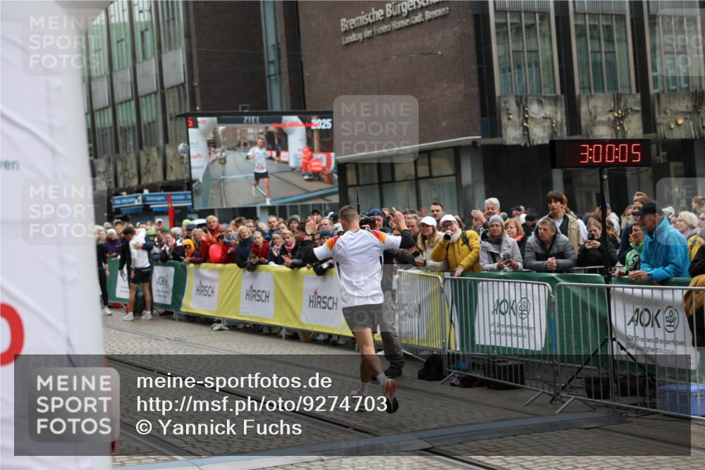 05.10.2025 - 20. swb-Marathon Bremen Yannick Fuchs http://msf.ph/oto/9274703 05.10.2025 12:30:55 Ziel 1437 meine-sportfotos.de
