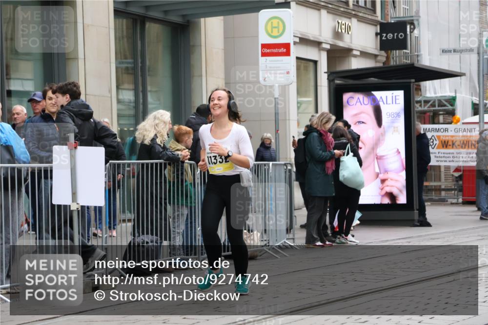 05.10.2025 - 20. swb-Marathon Bremen Strokosch-Dieckow http://msf.ph/oto/9274742 05.10.2025 11:12:57 Ziel 9891, 11117, 11170, 11332, 11367, 11494, 9891, 11117, 11170, 11332, 11367, 11494 meine-sportfotos.de