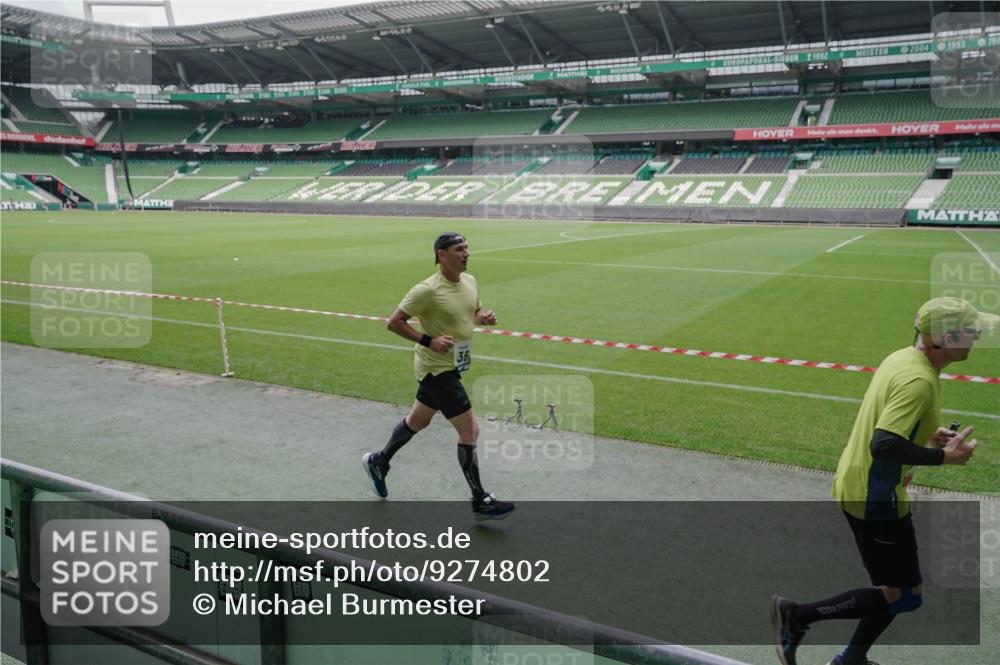 05.10.2025 - 20. swb-Marathon Bremen Michael Burmester http://msf.ph/oto/9274802 05.10.2025 12:50:51 Laufen im Stadion 122, 334, 503, 601, 679, 688, 736, 745, 906, 1025, 1033, 1037, 1044, 1166, 1359, 1450, 1689, 1909, 2059, 2381, 2721, 3228, 3267, 3291, 3419, 3608, 3661, 4032, 4104, 4366, 4938, 4962, 5184, 5389, 5418, 5551, 5564, 5817, 5838, 5873, 6252, 6401, 6477, 6681, 6717, 7493, 7826, 7963, 8083, 8907, 8995, 217, 287, 511, 845, 939, 1388, 1707, 3259, 3353, 3885, 4006, 4318, 4367, 5118, 5894, 6214, 6216, 6281, 8401, 8536, 8873, 9118 meine-sportfotos.de