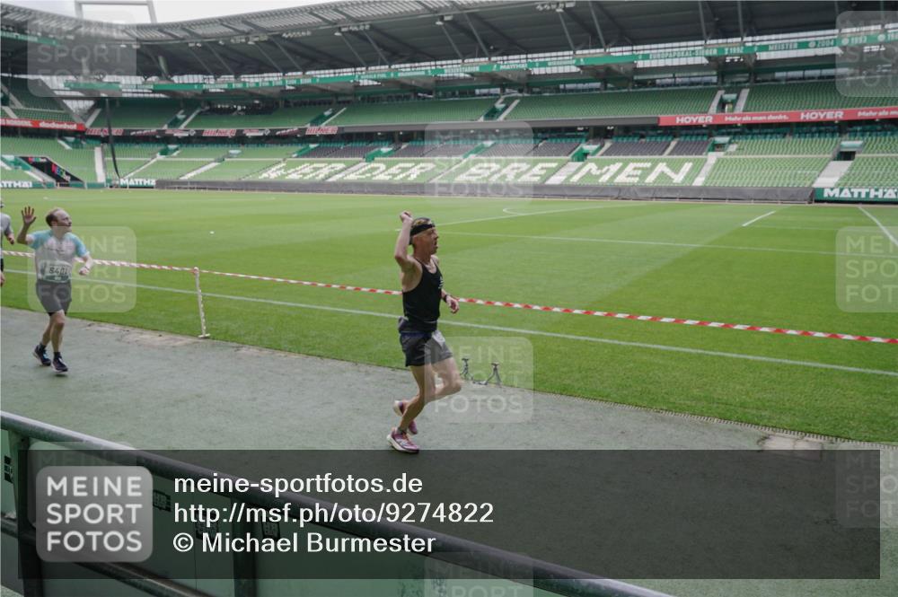 05.10.2025 - 20. swb-Marathon Bremen Michael Burmester http://msf.ph/oto/9274822 05.10.2025 12:50:53 Laufen im Stadion 122, 334, 503, 601, 679, 688, 736, 745, 906, 1025, 1033, 1037, 1044, 1166, 1359, 1450, 1689, 1909, 2059, 2381, 2721, 3228, 3267, 3291, 3419, 3608, 3661, 4032, 4104, 4366, 4938, 4962, 5184, 5389, 5418, 5551, 5564, 5817, 5838, 5873, 6252, 6401, 6477, 6681, 6717, 7493, 7826, 7963, 8083, 8907, 8995, 217, 287, 511, 845, 939, 1388, 1707, 3259, 3353, 4006, 4318, 4367, 5118, 6214, 6216, 6281, 8401, 8536, 8873, 9118 meine-sportfotos.de