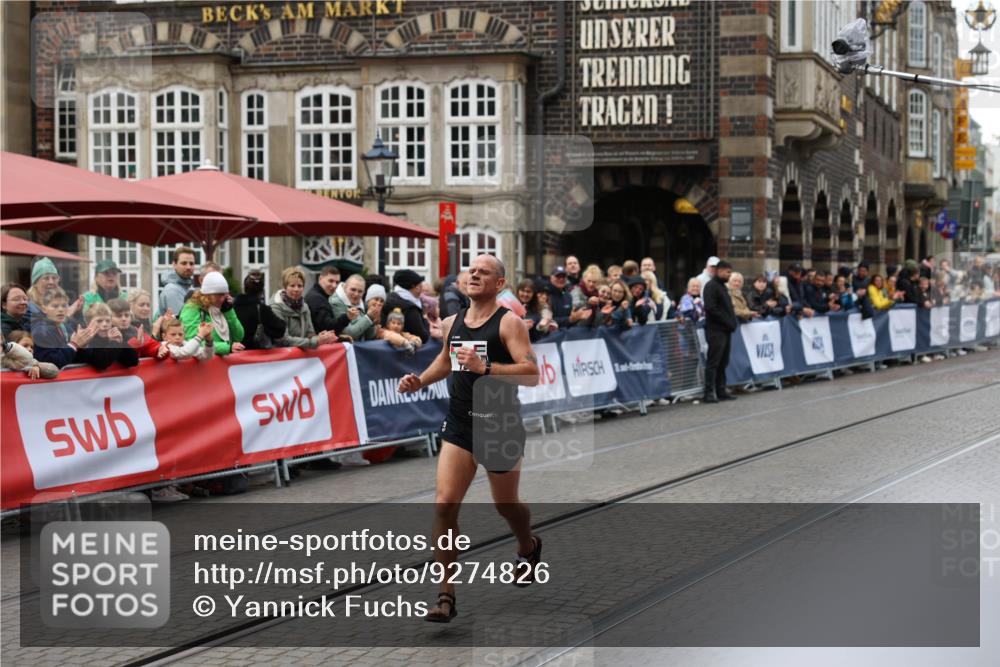 05.10.2025 - 20. swb-Marathon Bremen Yannick Fuchs http://msf.ph/oto/9274826 05.10.2025 12:31:18 Ziel 157 meine-sportfotos.de