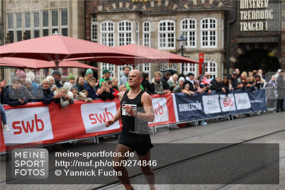 05.10.2025 - 20. swb-Marathon Bremen Yannick Fuchs http://msf.ph/oto/9274846 05.10.2025 12:31:18 Ziel 157 meine-sportfotos.de