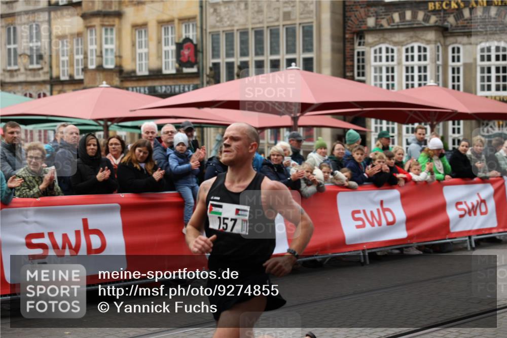 05.10.2025 - 20. swb-Marathon Bremen Yannick Fuchs http://msf.ph/oto/9274855 05.10.2025 12:31:18 Ziel 157 meine-sportfotos.de