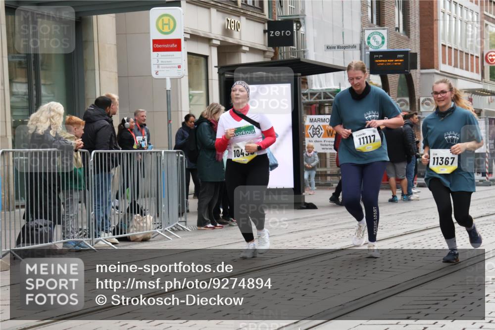 05.10.2025 - 20. swb-Marathon Bremen Strokosch-Dieckow http://msf.ph/oto/9274894 05.10.2025 11:13:04 Ziel 9891, 10273, 11117, 11332, 11367, 9891, 10273, 11117, 11332, 11367 meine-sportfotos.de