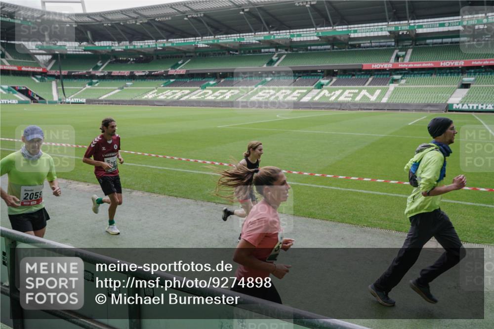05.10.2025 - 20. swb-Marathon Bremen Michael Burmester http://msf.ph/oto/9274898 05.10.2025 12:50:56 Laufen im Stadion 122, 334, 503, 601, 679, 688, 736, 745, 906, 1025, 1033, 1037, 1044, 1166, 1359, 1450, 1499, 1689, 1909, 2059, 2381, 2493, 3228, 3267, 3291, 3419, 3608, 3661, 4032, 4104, 4366, 4654, 4938, 4962, 5184, 5389, 5418, 5551, 5564, 5817, 5838, 5873, 6066, 6252, 6401, 6477, 6681, 6717, 7493, 7826, 8083, 8995, 217, 511, 845, 939, 1388, 1707, 2721, 3259, 3353, 4318, 4367, 5118, 6214, 6216, 6281, 7963, 8873, 8907 meine-sportfotos.de