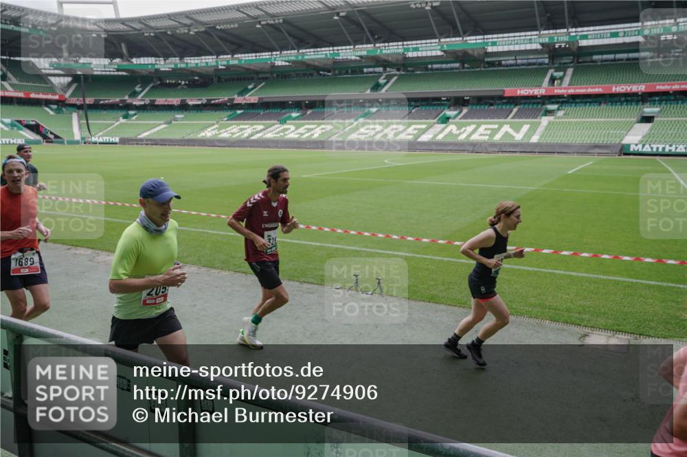 05.10.2025 - 20. swb-Marathon Bremen Michael Burmester http://msf.ph/oto/9274906 05.10.2025 12:50:57 Laufen im Stadion 122, 334, 503, 601, 679, 688, 736, 745, 906, 1025, 1033, 1037, 1044, 1166, 1359, 1450, 1499, 1689, 1909, 2059, 2381, 2493, 3228, 3267, 3291, 3419, 3608, 3661, 4032, 4104, 4366, 4654, 4938, 4962, 5184, 5389, 5418, 5551, 5564, 5817, 5838, 5873, 6066, 6252, 6401, 6477, 6681, 6717, 7493, 7826, 8083, 8995, 511, 679, 845, 939, 1388, 1707, 2721, 3259, 3353, 4318, 4367, 4938, 5118, 6214, 6216, 6281, 7826, 7963, 8873, 8907 meine-sportfotos.de