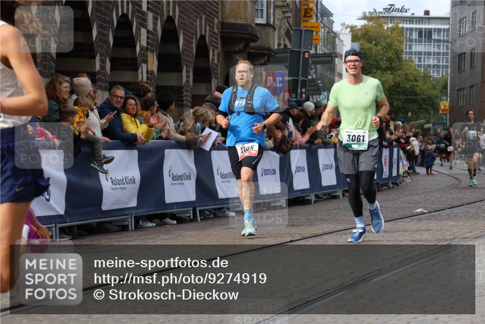 05.10.2025 - 20. swb-Marathon Bremen Strokosch-Dieckow http://msf.ph/oto/9274919 05.10.2025 13:03:54 Ziel 1105, 3061, 3084, 4215, 5786 meine-sportfotos.de