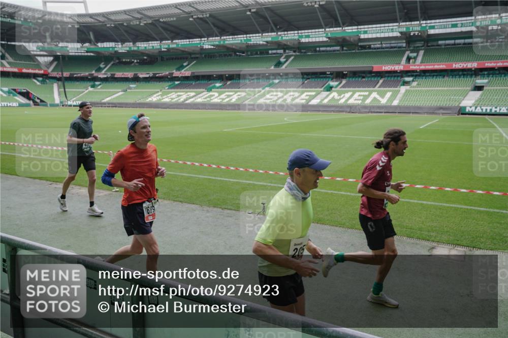 05.10.2025 - 20. swb-Marathon Bremen Michael Burmester http://msf.ph/oto/9274923 05.10.2025 12:50:57 Laufen im Stadion 122, 334, 503, 601, 679, 688, 736, 745, 906, 1025, 1033, 1037, 1044, 1166, 1359, 1450, 1499, 1689, 1909, 2059, 2381, 2493, 3228, 3267, 3291, 3419, 3608, 3661, 4032, 4104, 4366, 4654, 4938, 4962, 5184, 5389, 5418, 5551, 5564, 5817, 5838, 5873, 6066, 6252, 6401, 6477, 6681, 6717, 7493, 7826, 8083, 8995, 511, 679, 845, 939, 1388, 1707, 2721, 3259, 3353, 4318, 4367, 4938, 5118, 6214, 6216, 6281, 7826, 7963, 8873, 8907 meine-sportfotos.de