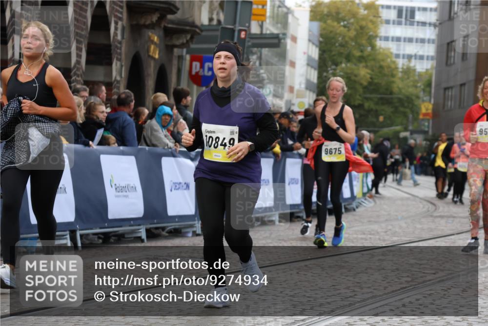 05.10.2025 - 20. swb-Marathon Bremen Strokosch-Dieckow http://msf.ph/oto/9274934 05.10.2025 11:12:01 Ziel 7007, 9420, 9526, 9675, 9726, 9867, 10499, 10815, 10839, 10849, 11215 meine-sportfotos.de