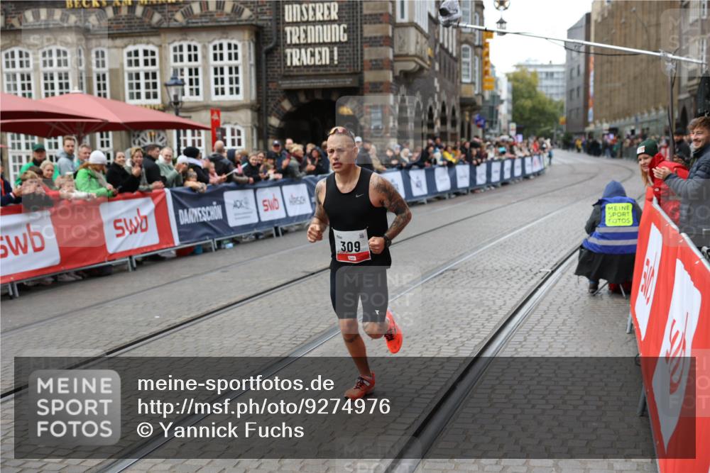 05.10.2025 - 20. swb-Marathon Bremen Yannick Fuchs http://msf.ph/oto/9274976 05.10.2025 12:32:39 Ziel 309 meine-sportfotos.de