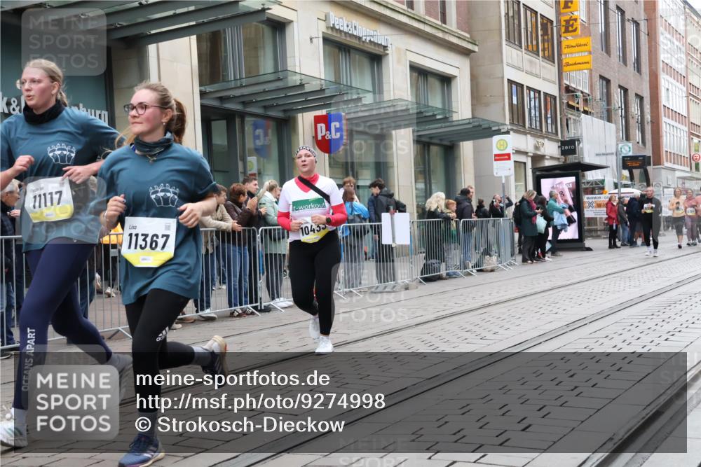 05.10.2025 - 20. swb-Marathon Bremen Strokosch-Dieckow http://msf.ph/oto/9274998 05.10.2025 11:13:08 Ziel 10273, 10433, 11117, 11367, 10273, 10433, 11117, 11367 meine-sportfotos.de