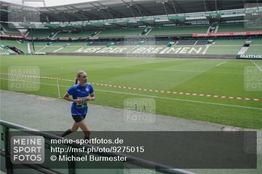 05.10.2025 - 20. swb-Marathon Bremen Michael Burmester http://msf.ph/oto/9275015 05.10.2025 12:51:04 Laufen im Stadion 122, 334, 503, 601, 688, 736, 745, 1025, 1033, 1037, 1044, 1064, 1166, 1359, 1450, 1499, 1577, 1689, 1701, 1909, 2059, 2350, 2381, 2493, 2526, 3267, 3291, 3419, 3608, 3661, 4032, 4104, 4366, 4654, 4962, 5184, 5418, 5551, 5817, 5838, 6066, 6210, 6252, 6401, 6477, 6681, 6775, 7493, 7723, 8083, 8995, 679, 736, 845, 906, 939, 1025, 1707, 2721, 3228, 3259, 4318, 4367, 4938, 5118, 5389, 5564, 5873, 6216, 6281, 6717, 7826, 7963, 8907 meine-sportfotos.de