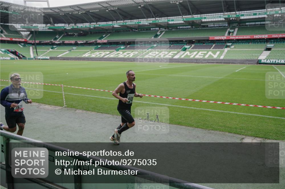 05.10.2025 - 20. swb-Marathon Bremen Michael Burmester http://msf.ph/oto/9275035 05.10.2025 12:51:07 Laufen im Stadion 122, 334, 503, 601, 688, 745, 750, 1033, 1037, 1044, 1064, 1166, 1450, 1499, 1577, 1689, 1701, 1909, 1911, 2059, 2279, 2350, 2381, 2493, 2526, 3267, 3291, 3419, 3608, 3661, 4032, 4104, 4366, 4654, 4962, 5184, 5418, 5551, 5817, 5838, 6066, 6210, 6252, 6401, 6477, 6681, 6775, 7493, 7723, 8083, 8682, 8780, 8995, 679, 736, 906, 1025, 1359, 1707, 2721, 3228, 3259, 4318, 4367, 4938, 5389, 5564, 5873, 6216, 6281, 6717, 7826, 7963, 8907 meine-sportfotos.de