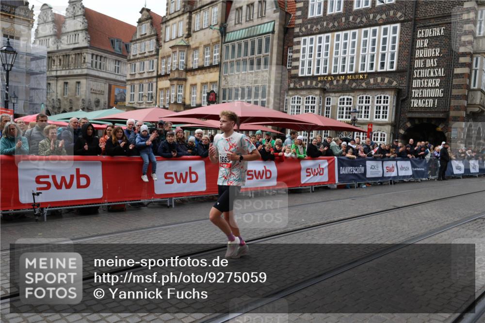 05.10.2025 - 20. swb-Marathon Bremen Yannick Fuchs http://msf.ph/oto/9275059 05.10.2025 12:34:17 Ziel 1663 meine-sportfotos.de