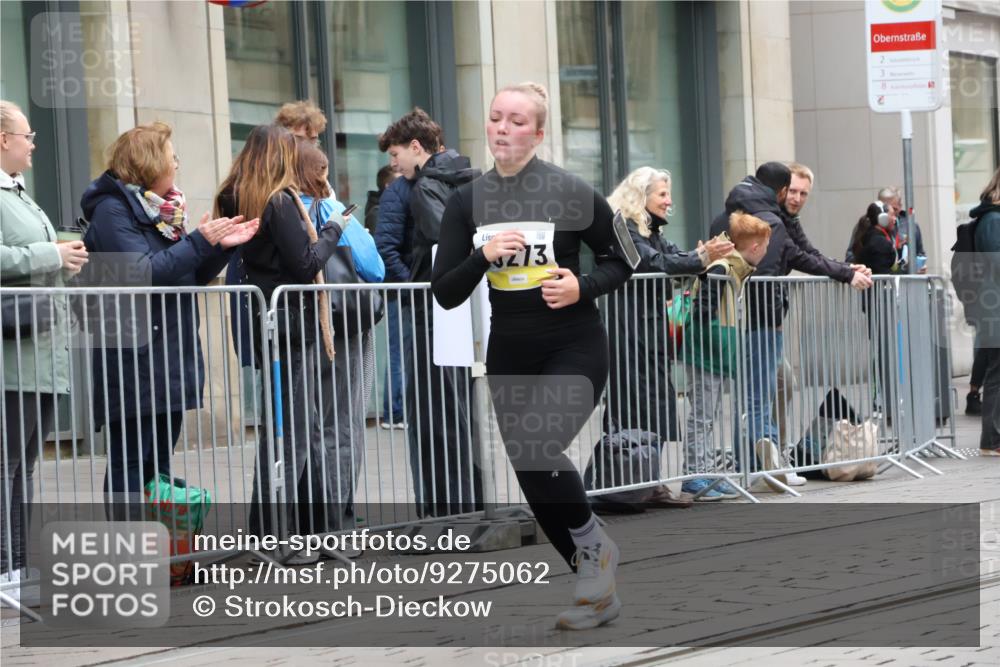 05.10.2025 - 20. swb-Marathon Bremen Strokosch-Dieckow http://msf.ph/oto/9275062 05.10.2025 11:13:13 Ziel 9242, 9899, 10040, 10273, 10364, 10433, 10574, 10705, 10707, 10957, 11060, 11068, 11117, 11264, 11367, 11385, 9242, 9899, 10040, 10273, 10364, 10433, 10574, 10705, 10707, 10957, 11060, 11068, 11117, 11264, 11367, 11385 meine-sportfotos.de