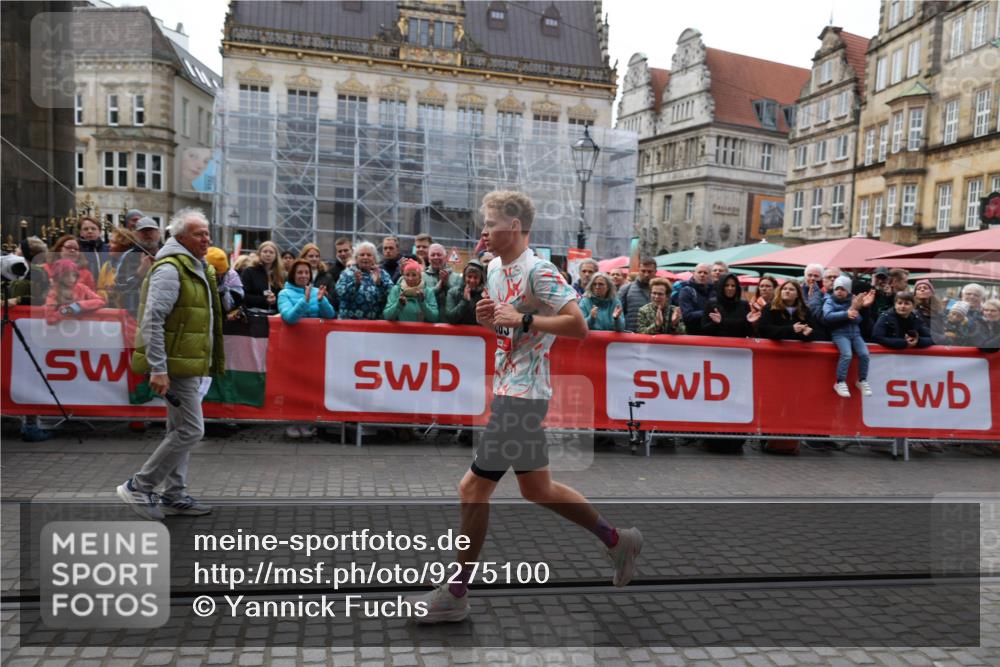 05.10.2025 - 20. swb-Marathon Bremen Yannick Fuchs http://msf.ph/oto/9275100 05.10.2025 12:34:18 Ziel 1663 meine-sportfotos.de
