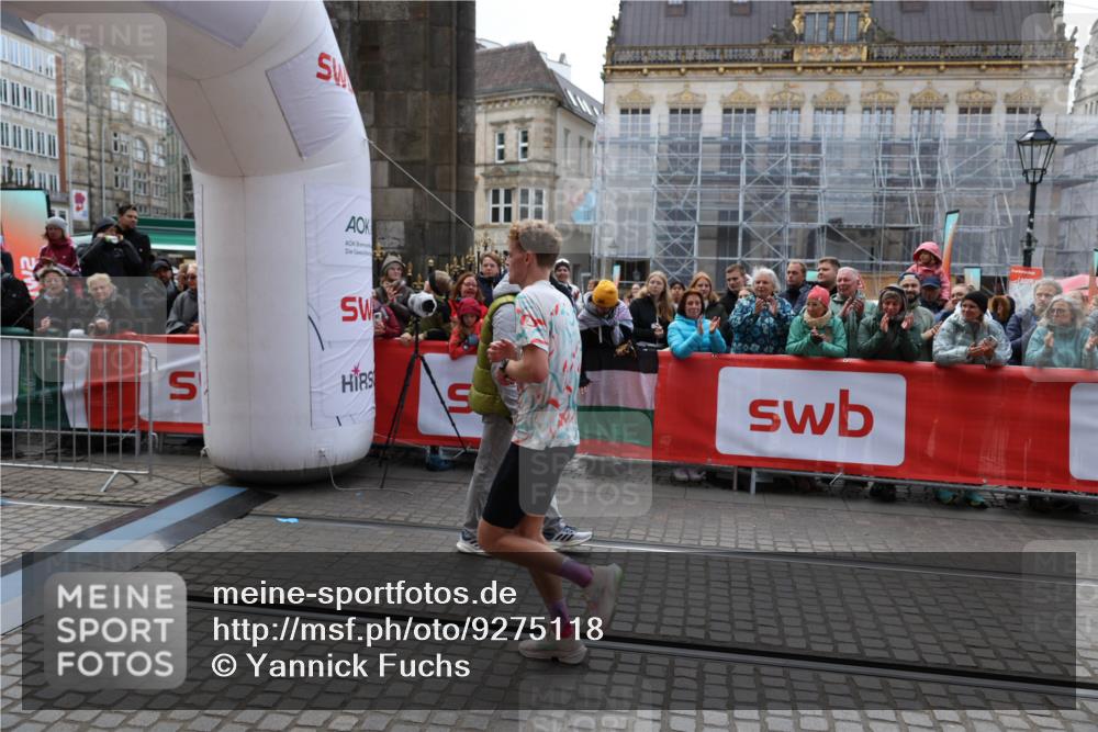05.10.2025 - 20. swb-Marathon Bremen Yannick Fuchs http://msf.ph/oto/9275118 05.10.2025 12:34:19 Ziel 1663 meine-sportfotos.de