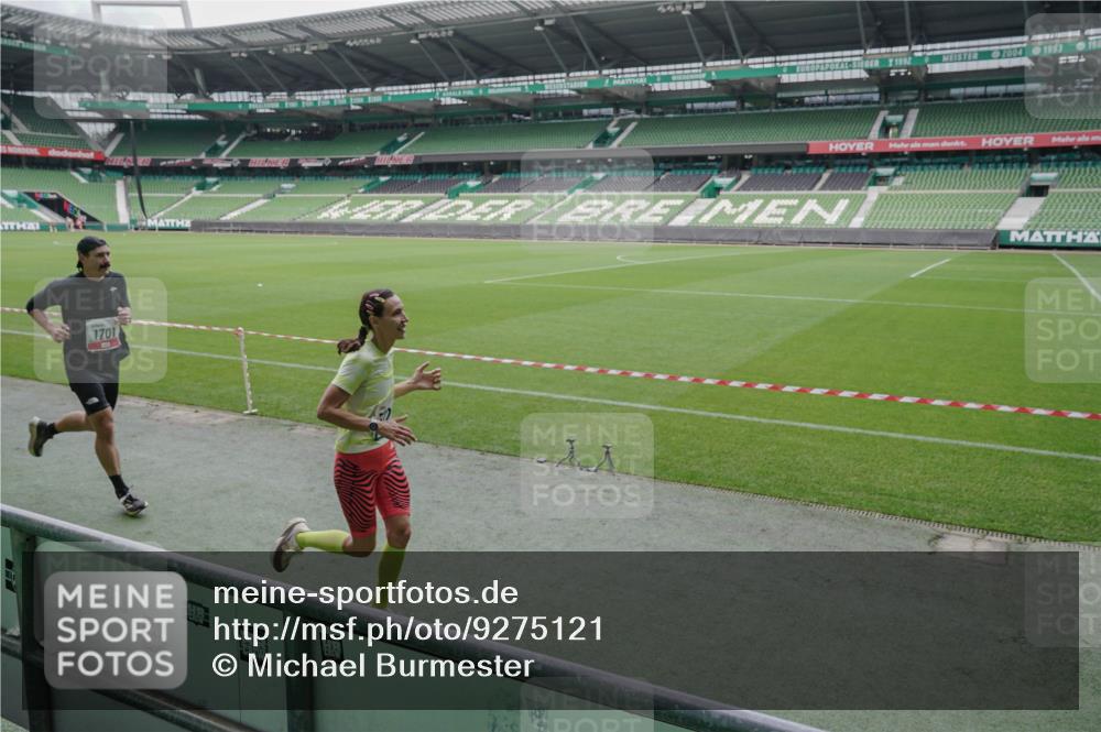 05.10.2025 - 20. swb-Marathon Bremen Michael Burmester http://msf.ph/oto/9275121 05.10.2025 12:51:14 Laufen im Stadion 122, 334, 503, 601, 688, 745, 750, 1033, 1037, 1064, 1166, 1314, 1450, 1499, 1577, 1689, 1701, 1748, 1909, 1911, 2059, 2279, 2350, 2493, 2526, 3267, 3419, 3608, 3661, 4032, 4104, 4260, 4654, 4687, 4962, 5551, 5817, 5838, 5910, 6066, 6210, 6252, 6401, 6477, 6681, 6775, 7713, 7723, 8066, 8083, 8682, 8780, 8995, 679, 736, 906, 1025, 1033, 1044, 1359, 2381, 2721, 3228, 3291, 4366, 4938, 5184, 5389, 5418, 5564, 5873, 6681, 6717, 7493, 7826, 7963, 8907 meine-sportfotos.de