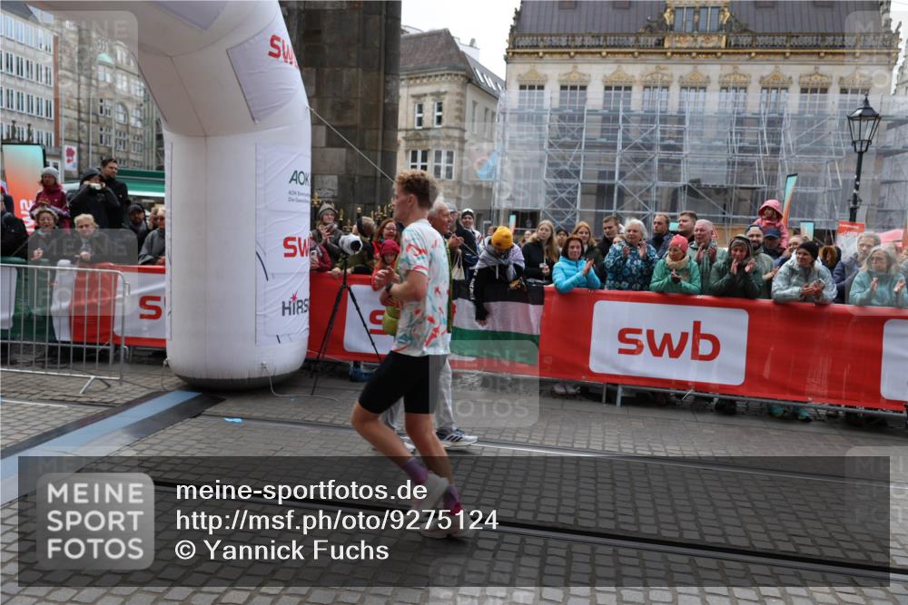05.10.2025 - 20. swb-Marathon Bremen Yannick Fuchs http://msf.ph/oto/9275124 05.10.2025 12:34:19 Ziel 1663 meine-sportfotos.de
