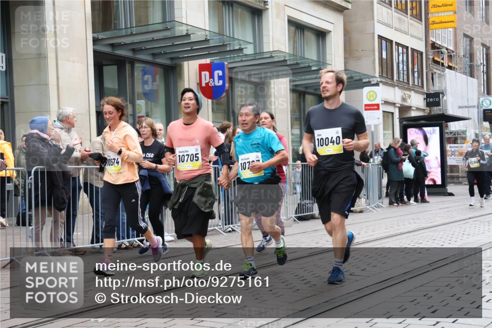 05.10.2025 - 20. swb-Marathon Bremen Strokosch-Dieckow http://msf.ph/oto/9275161 05.10.2025 11:13:18 Ziel 9242, 9899, 10040, 10273, 10364, 10433, 10574, 10705, 10707, 10957, 11060, 11068, 11117, 11264, 11367, 11385, 9242, 9899, 10040, 10273, 10364, 10433, 10574, 10705, 10707, 10957, 11060, 11068, 11117, 11264, 11367, 11385 meine-sportfotos.de
