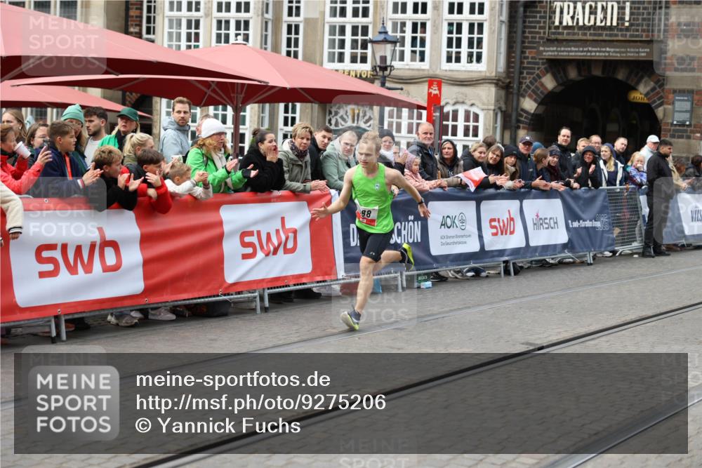 05.10.2025 - 20. swb-Marathon Bremen Yannick Fuchs http://msf.ph/oto/9275206 05.10.2025 12:34:24 Ziel 888, 1663 meine-sportfotos.de