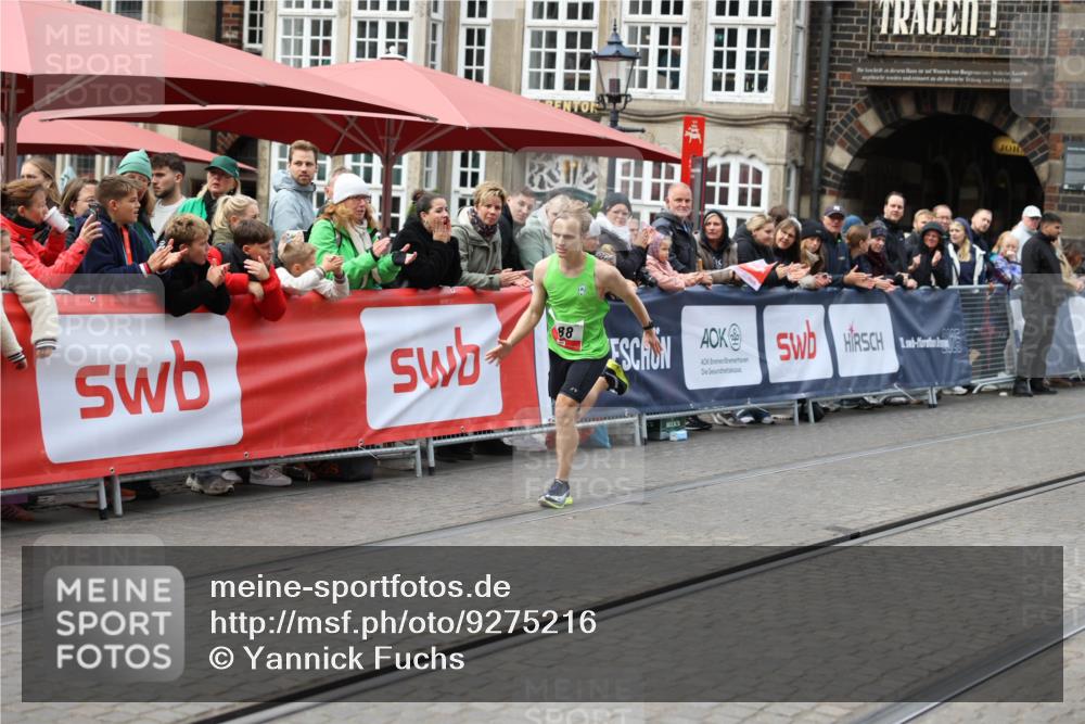 05.10.2025 - 20. swb-Marathon Bremen Yannick Fuchs http://msf.ph/oto/9275216 05.10.2025 12:34:24 Ziel 888, 1663 meine-sportfotos.de