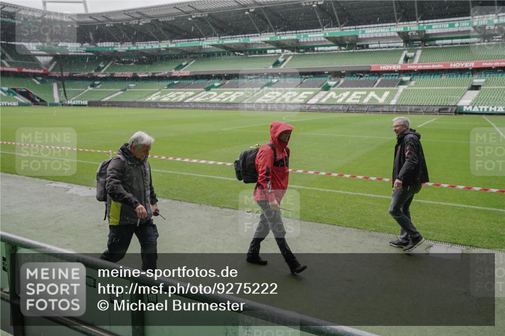 05.10.2025 - 20. swb-Marathon Bremen Michael Burmester http://msf.ph/oto/9275222 05.10.2025 14:59:30 Laufen im Stadion  meine-sportfotos.de