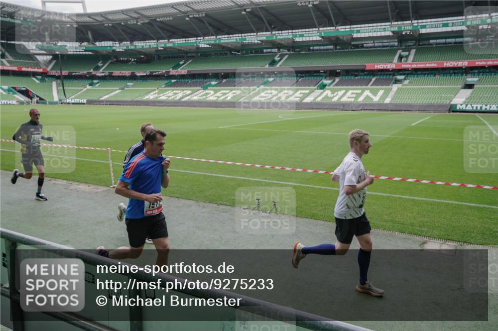 05.10.2025 - 20. swb-Marathon Bremen Michael Burmester http://msf.ph/oto/9275233 05.10.2025 12:51:19 Laufen im Stadion 122, 334, 503, 601, 688, 745, 750, 1037, 1064, 1120, 1166, 1314, 1450, 1499, 1577, 1689, 1701, 1748, 1909, 1911, 2059, 2279, 2283, 2350, 2447, 2493, 2526, 3267, 3419, 3608, 3661, 4032, 4104, 4260, 4654, 4687, 4962, 5551, 5817, 5838, 5910, 6066, 6210, 6252, 6401, 6477, 6775, 7713, 7723, 8066, 8083, 8682, 8740, 8780, 8995, 736, 1025, 1033, 1044, 1359, 2381, 3228, 3291, 4366, 5184, 5418, 5564, 6681, 6717, 7493 meine-sportfotos.de
