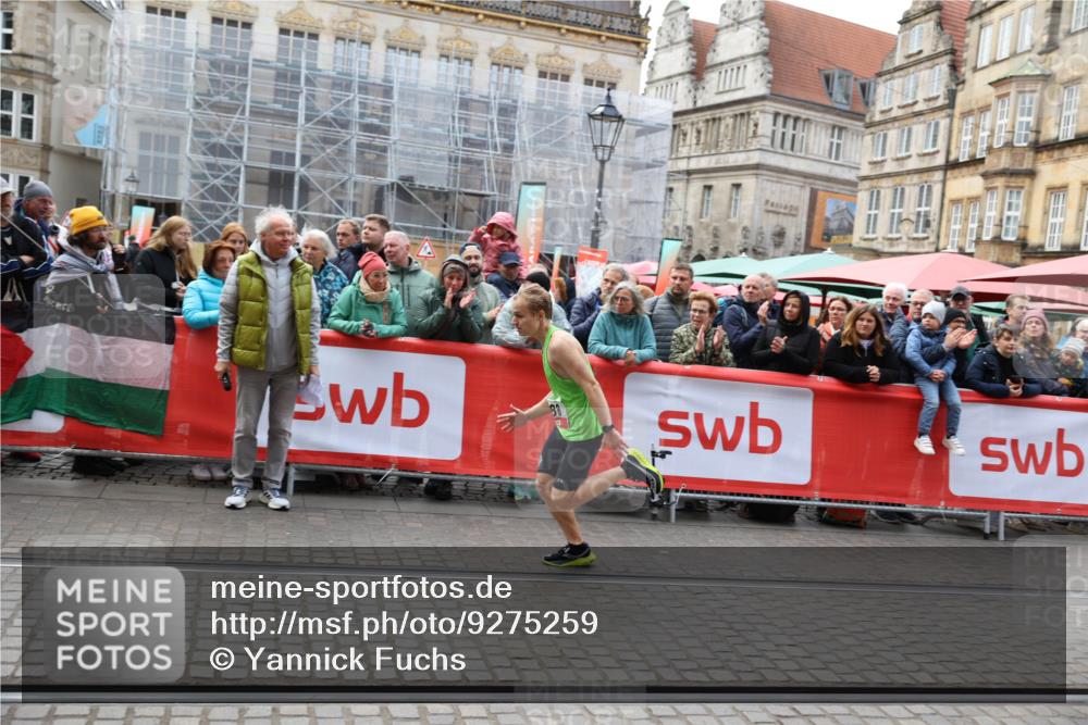 05.10.2025 - 20. swb-Marathon Bremen Yannick Fuchs http://msf.ph/oto/9275259 05.10.2025 12:34:26 Ziel 888, 1663 meine-sportfotos.de